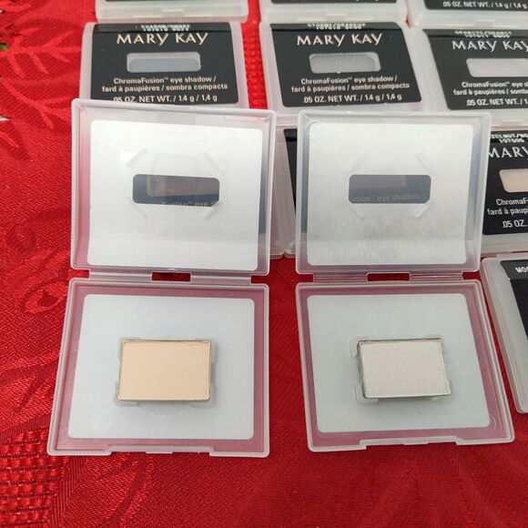 NEW Lot of 33 - Mary Kay ChromaFusion Eyeshadow Assortment .05 oz - Picture 13 of 14
